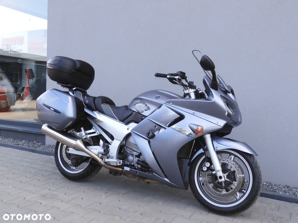 Yamaha FJR - 16