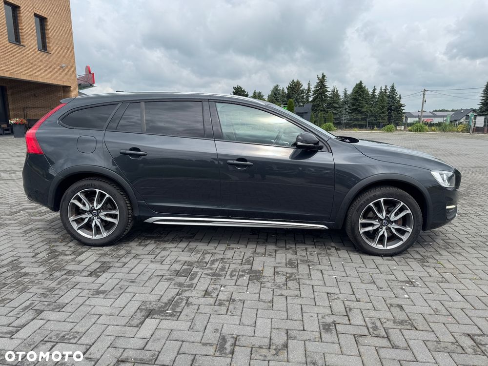 Volvo V60 Cross Country D3 Momentum - 10