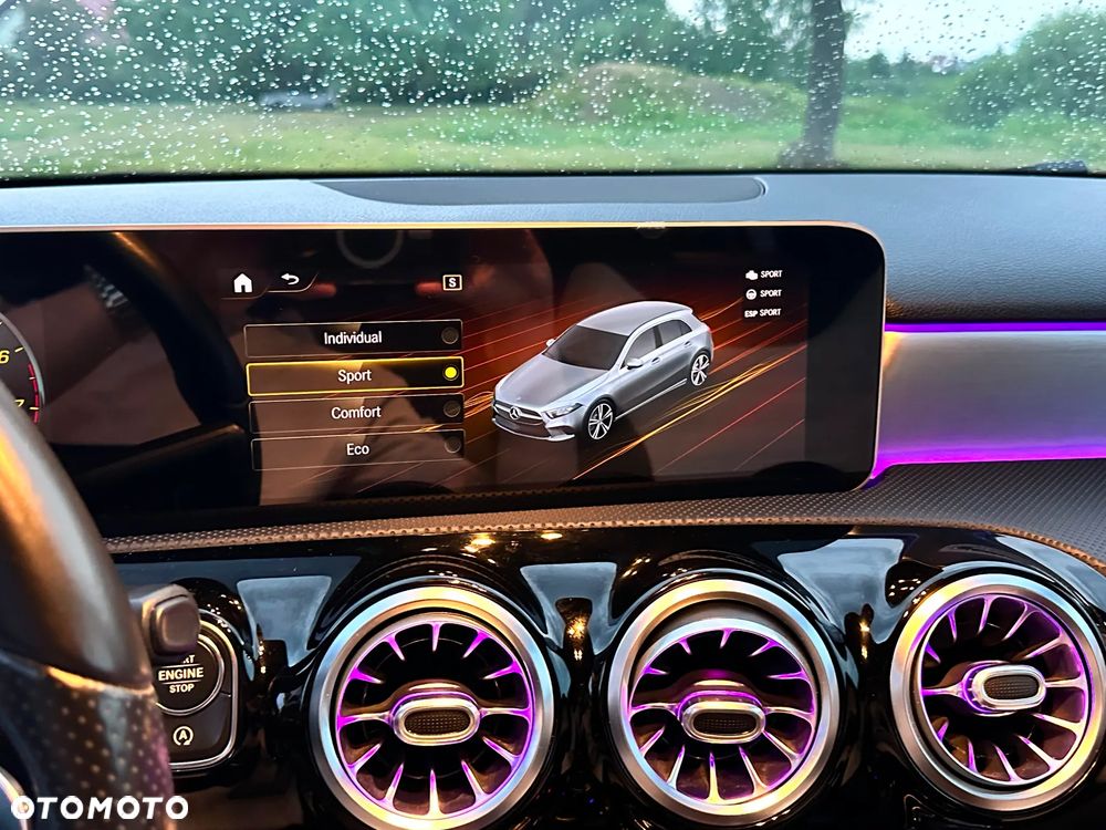 Mercedes-Benz Klasa A 220 4-Matic AMG Line 7G-DCT - 13