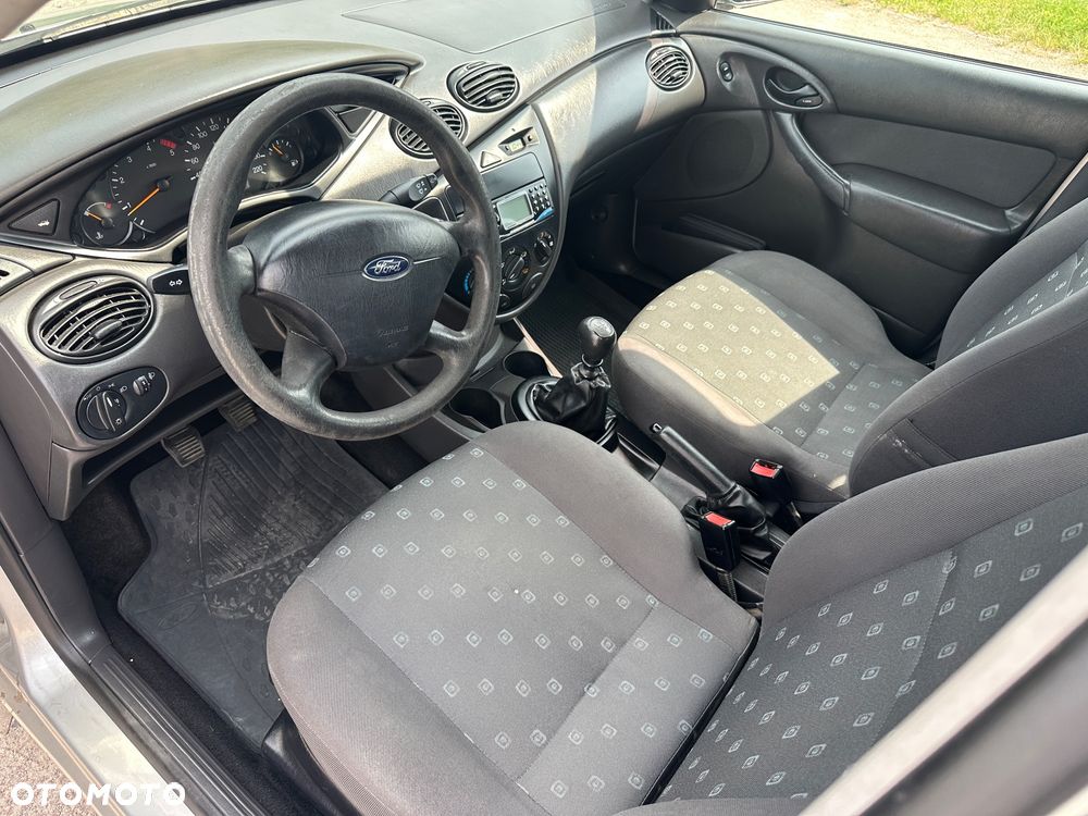 Ford Focus - 8
