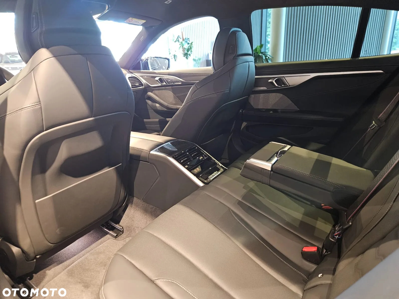 BMW Seria 8 840i xDrive - 14