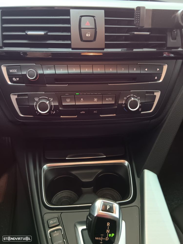 BMW 320 d Auto Line Sport - 15