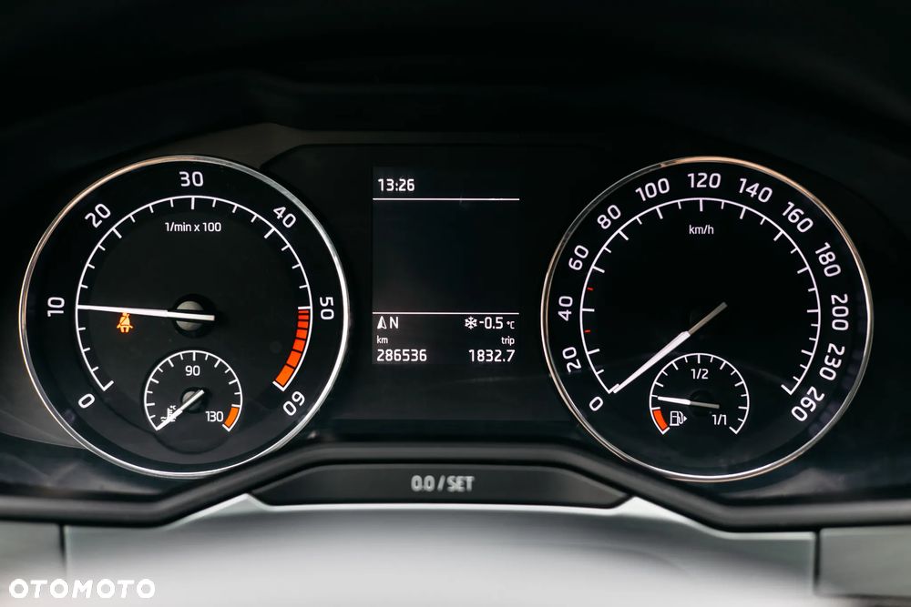 Skoda Superb 1.6 TDI Ambition - 4