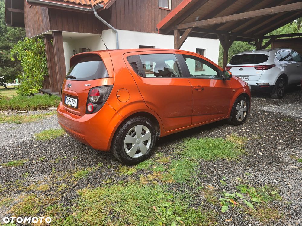 Chevrolet Aveo - 4