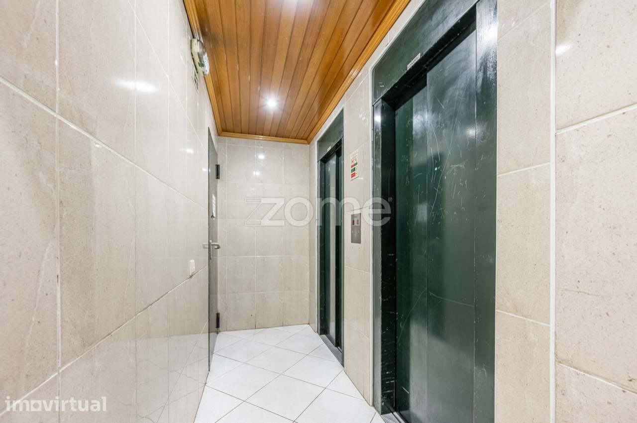 Apartamento T3 com áreas generosas, vistas deslumbrantes e localiza... - Grande imagem: 3/34
