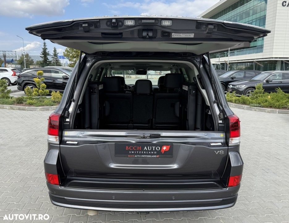 Toyota Land Cruiser - 33