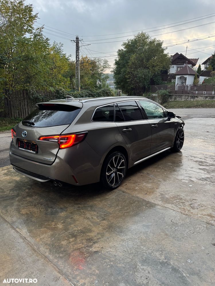 Toyota Corolla 2.0 HSD Exclusive Plus GR Sport Bi-Tone - 10