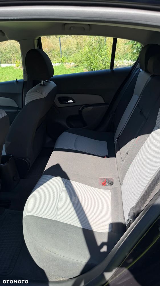 Chevrolet Cruze 1.8 LS+ - 7