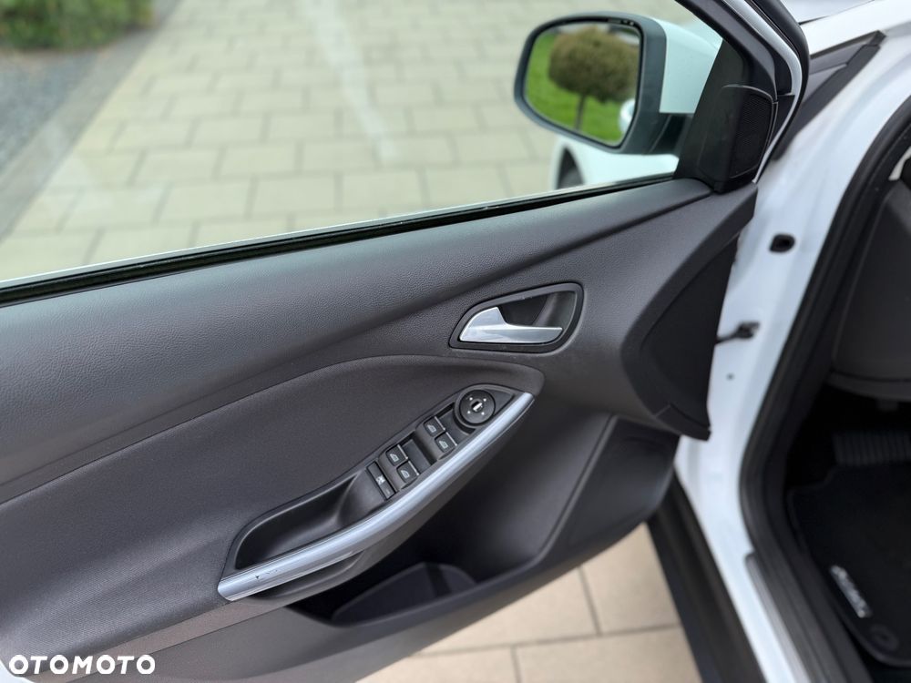 Ford Focus 1.0 EcoBoost Titanium - 12