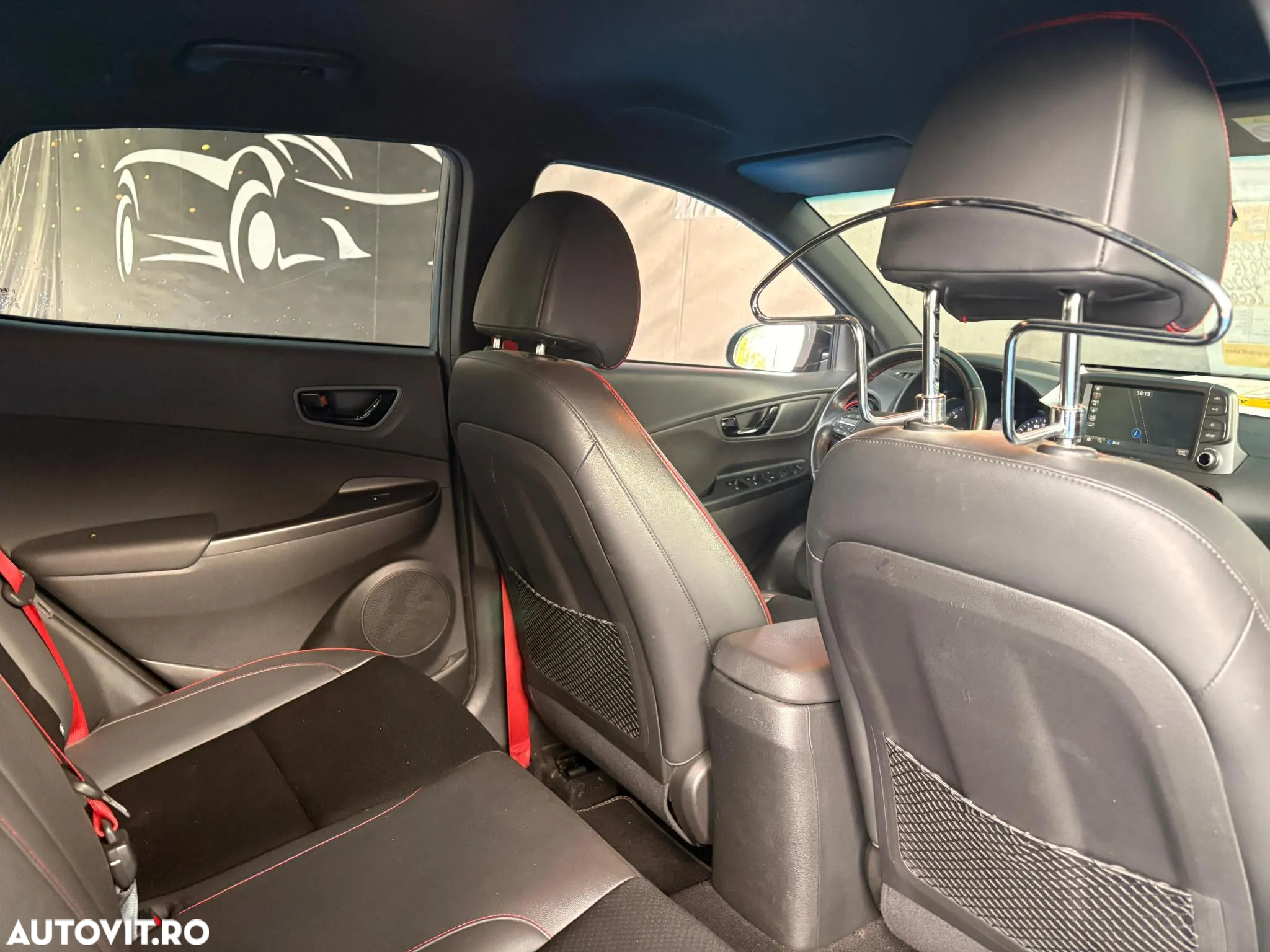 Hyundai KONA - 8