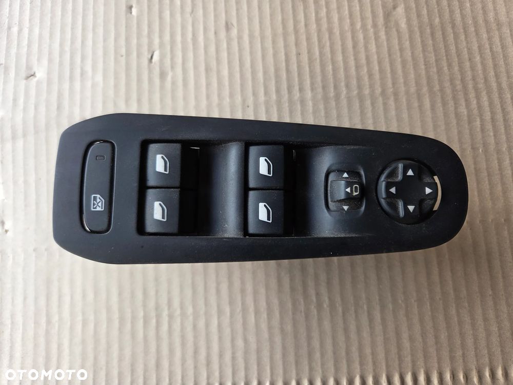 Przełącznik panel sterowania szyb Peugeot 308 T9 - 1