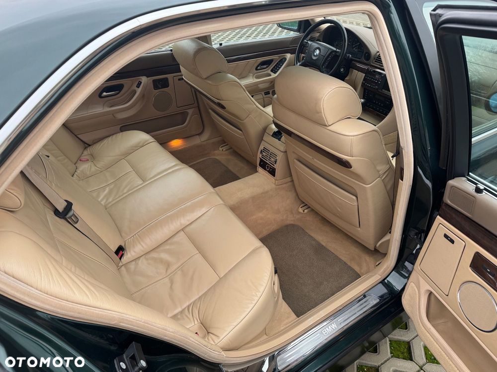 BMW Seria 7 750iL - 23