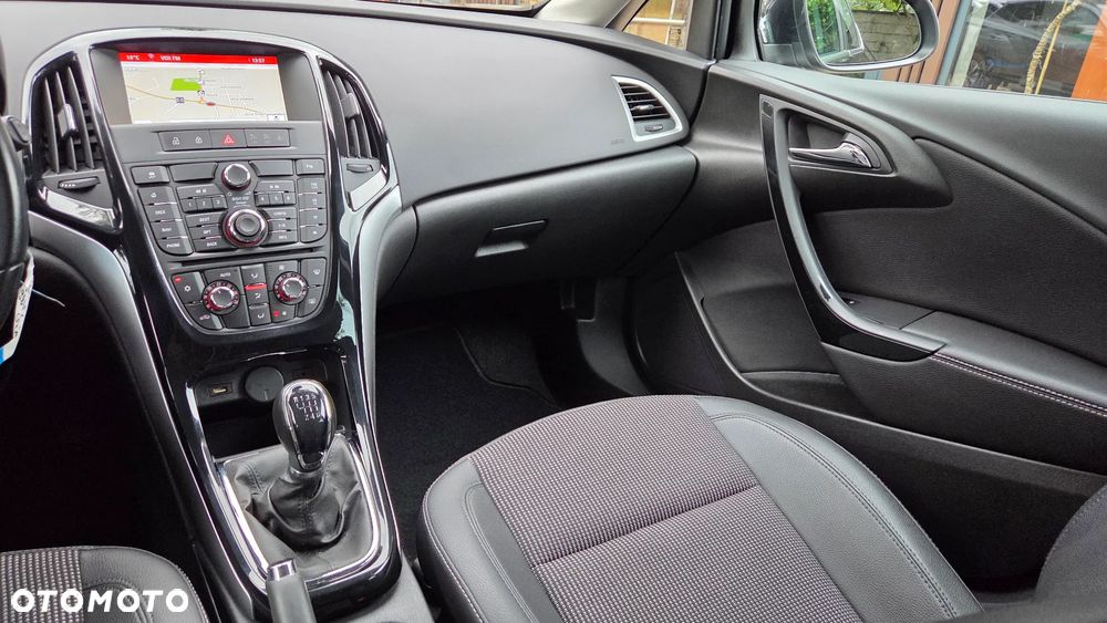 Opel Astra 1.4 Turbo Innovation - 24