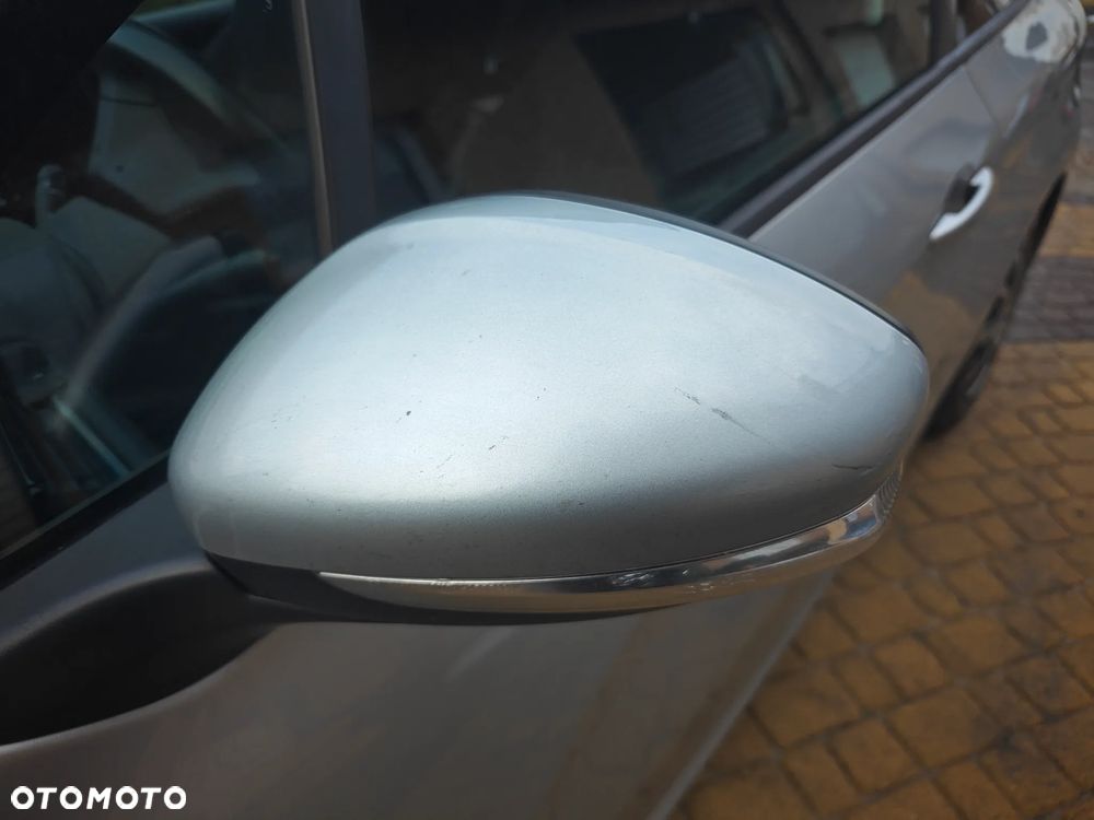 Peugeot 208 e-HDi 92 Stop&Start Allure - 24