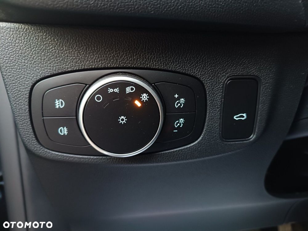 Ford Focus 1.5 EcoBoost Titanium X - 28