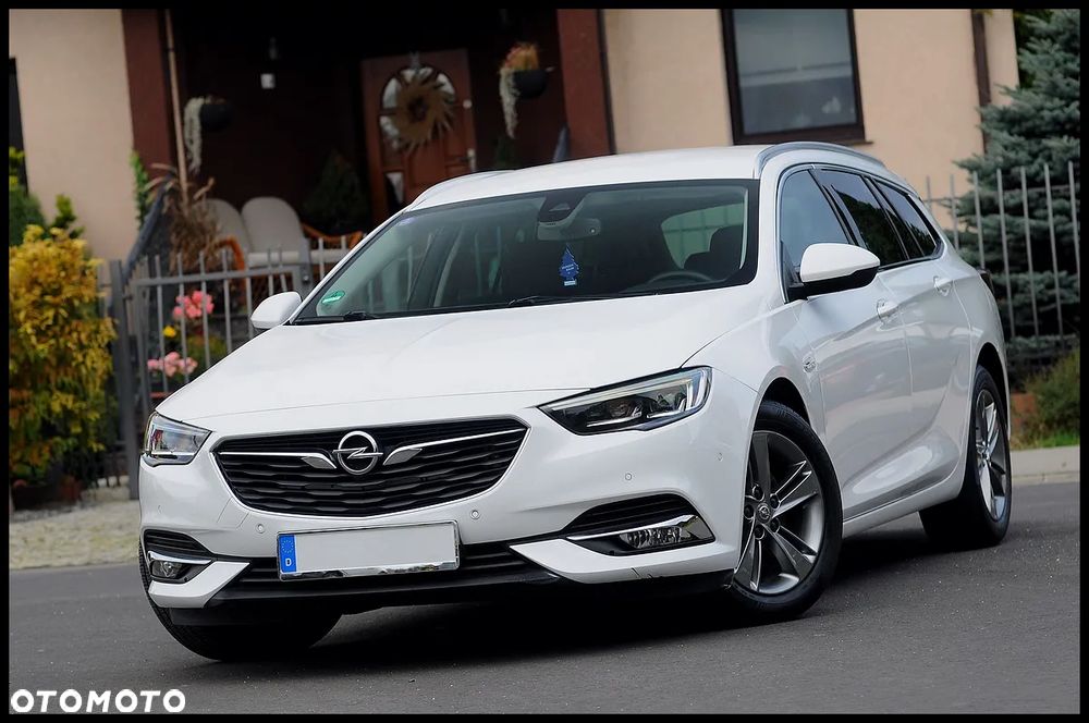 Opel Insignia - 1