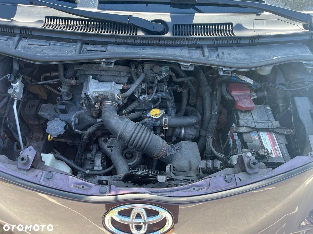 Toyota iQ 1.0 - 6