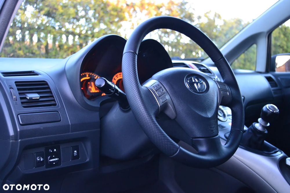 Toyota Auris 2.0 D-4D Sol - 14
