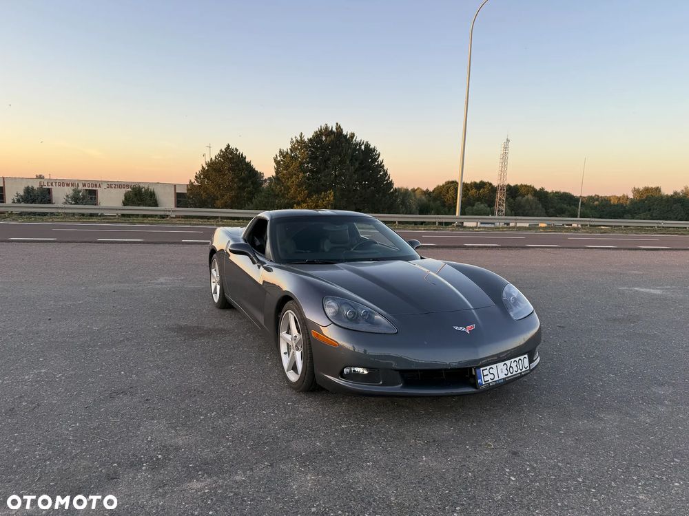 Chevrolet Corvette - 2