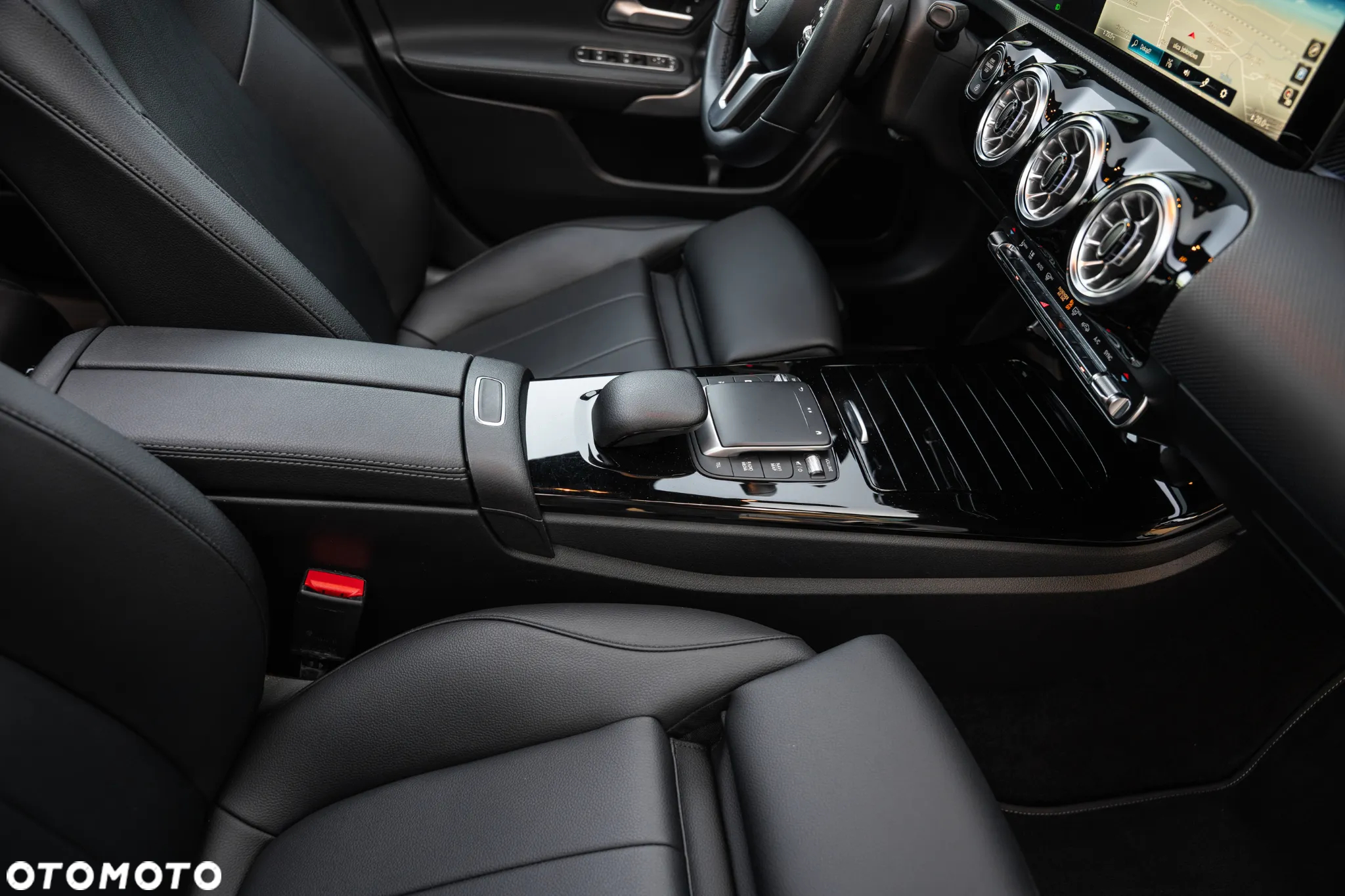 Mercedes-Benz CLA 250 Progressive 7G-DCT - 23