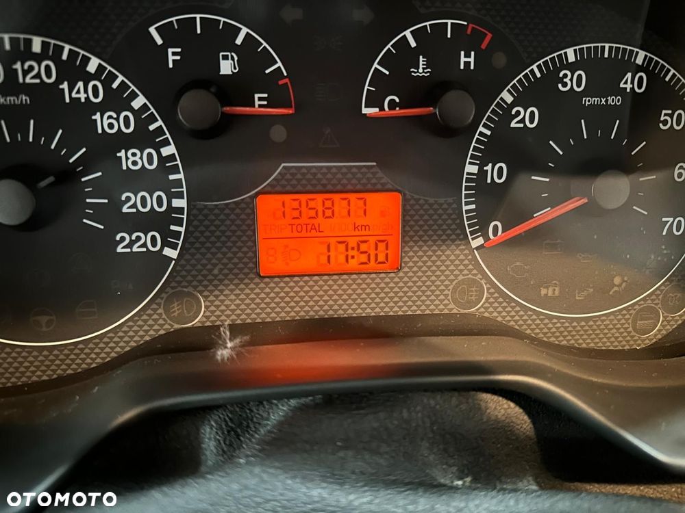 Fiat Punto 1.4 16V Emotion - 4