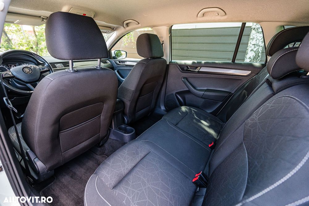 Skoda RAPID 1.6 TDI Clever - 17