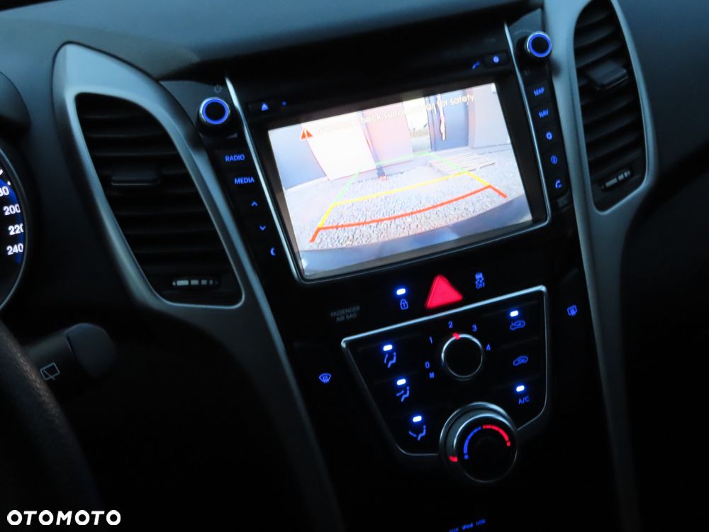 Hyundai i30 1.4 Trend - 9