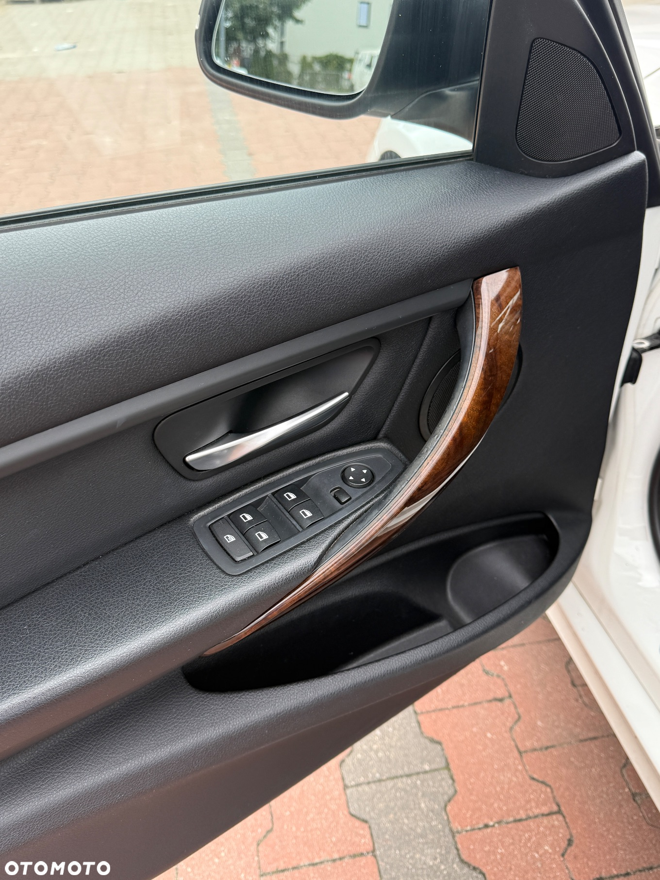 BMW Seria 3 320i xDrive - 9