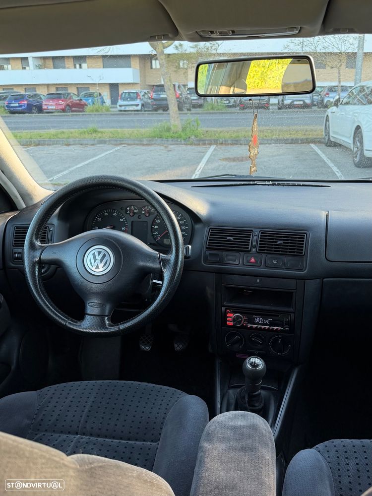 VW Golf 1.4i Confortline - 4