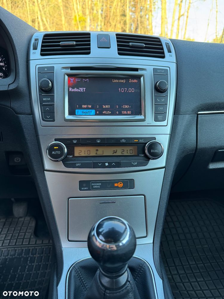 Toyota Avensis 2.0 D-4D - 15