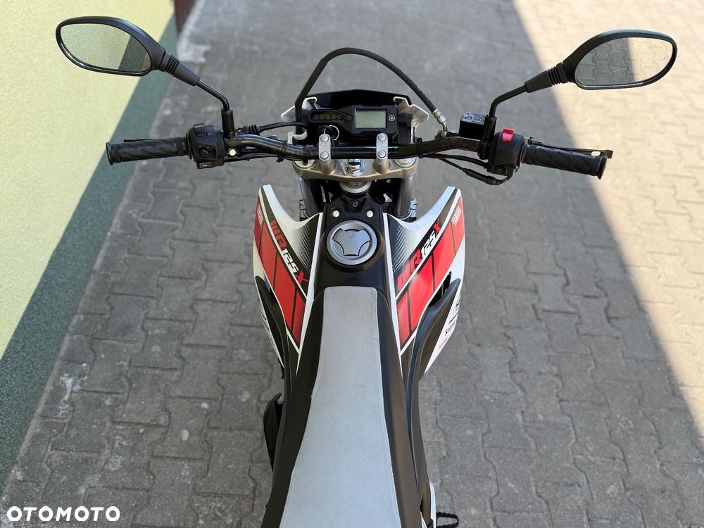 Yamaha WR - 16