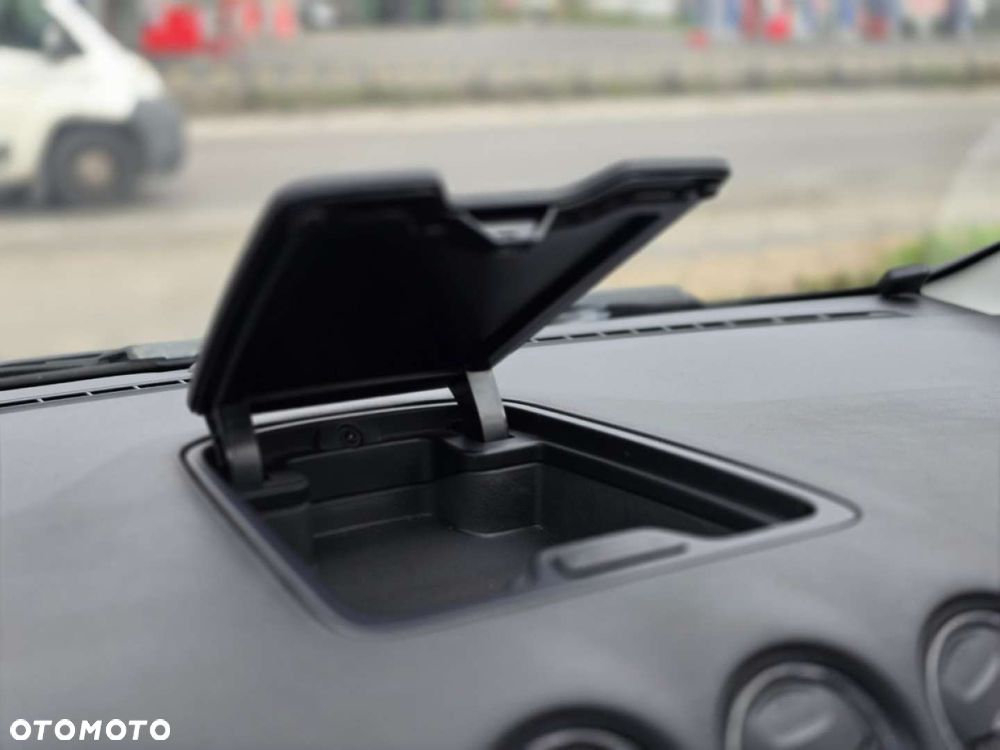 Ford S-Max - 32