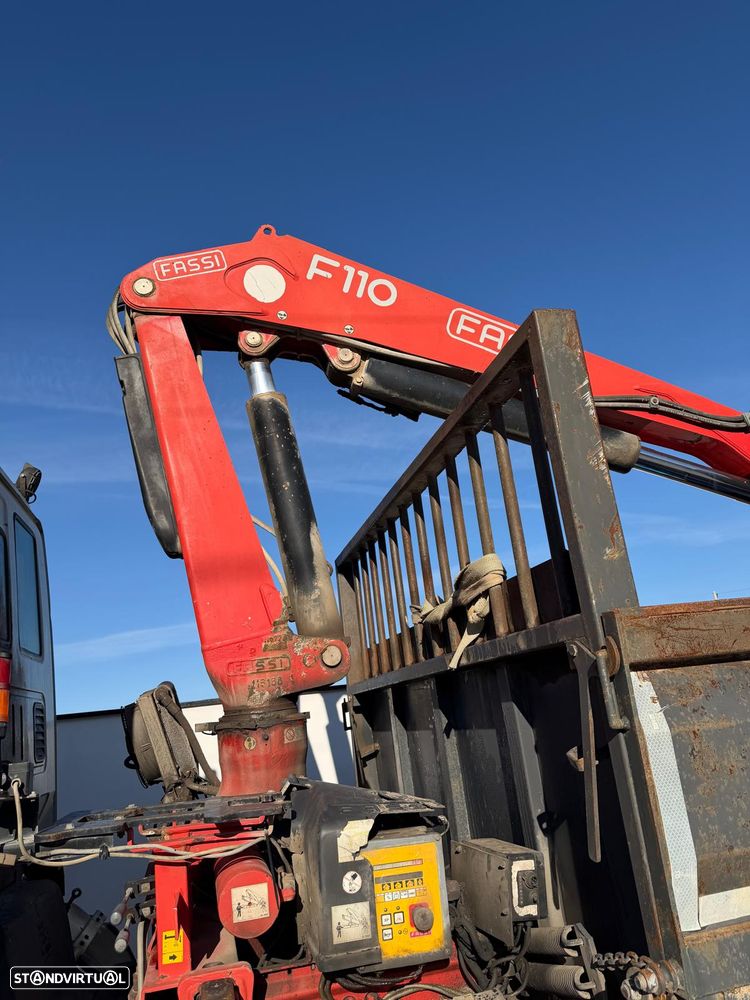 Iveco TRIBASCULANTE GRUA C/ RÁDIO COMANDO - 2