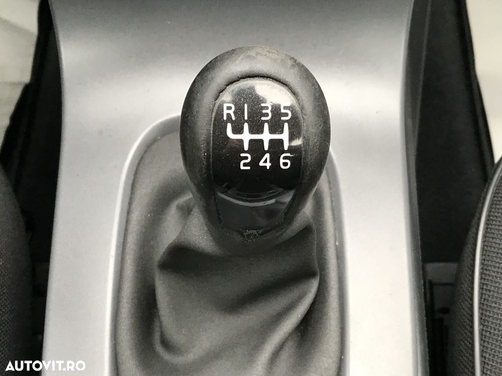 Volvo S40 DPF DRIVe Kinetic - 32