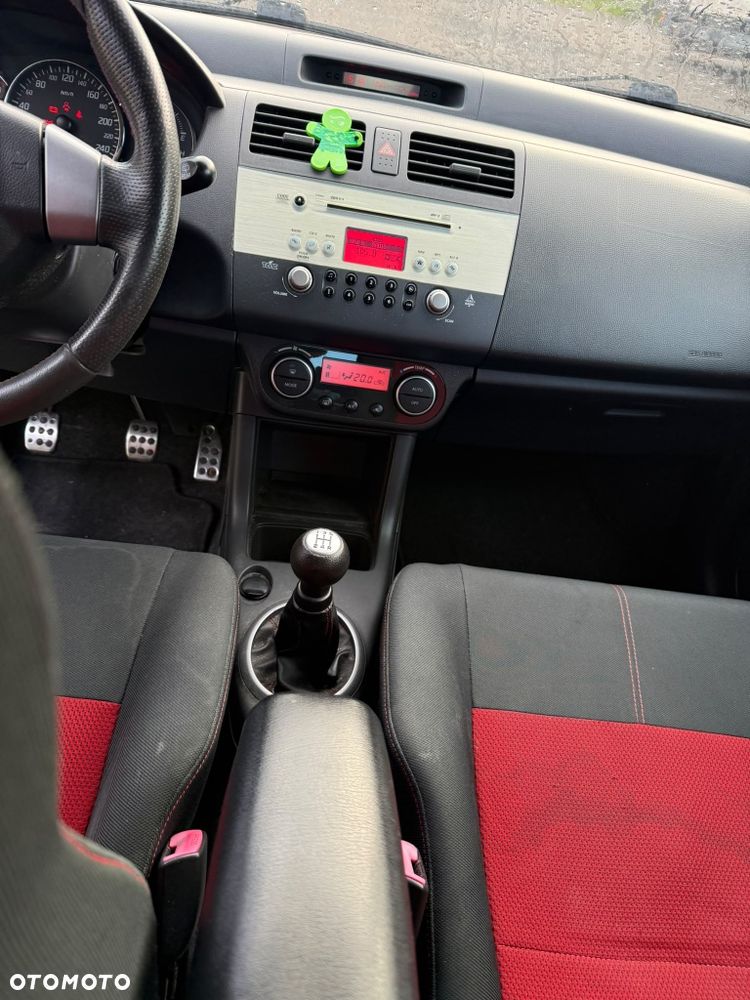 Suzuki Swift - 6