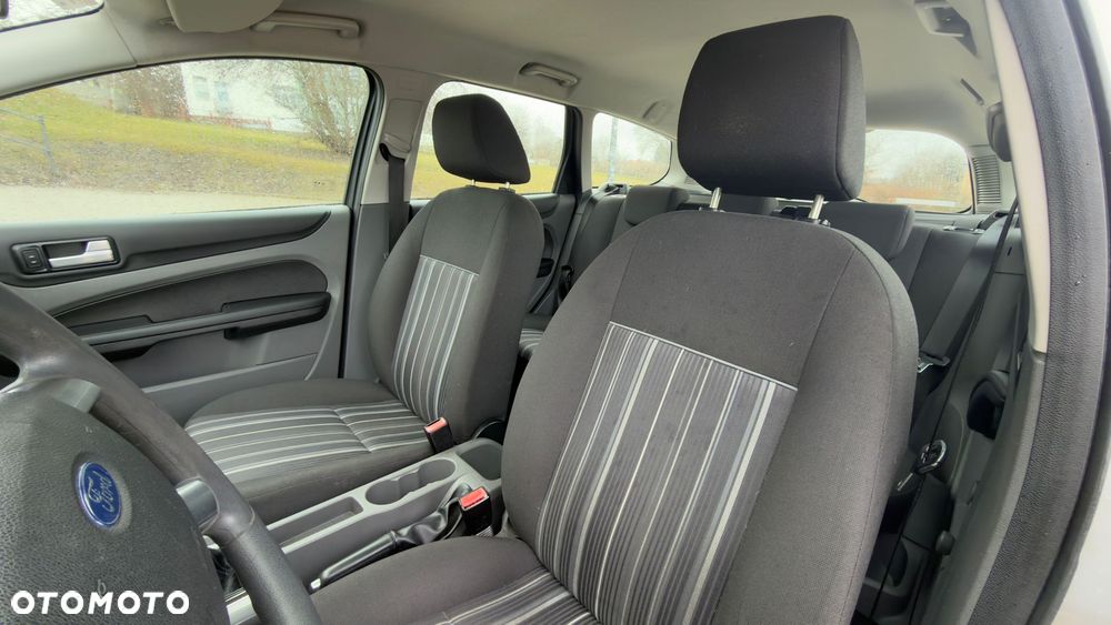 Ford Focus - 8