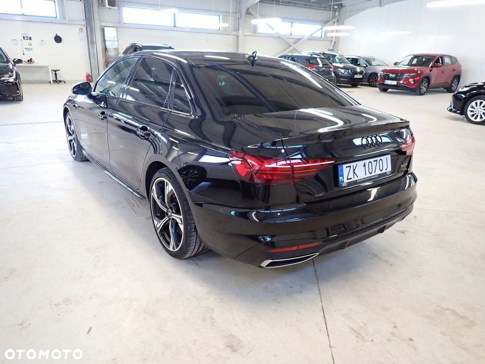 Audi A4 Limousine - 8