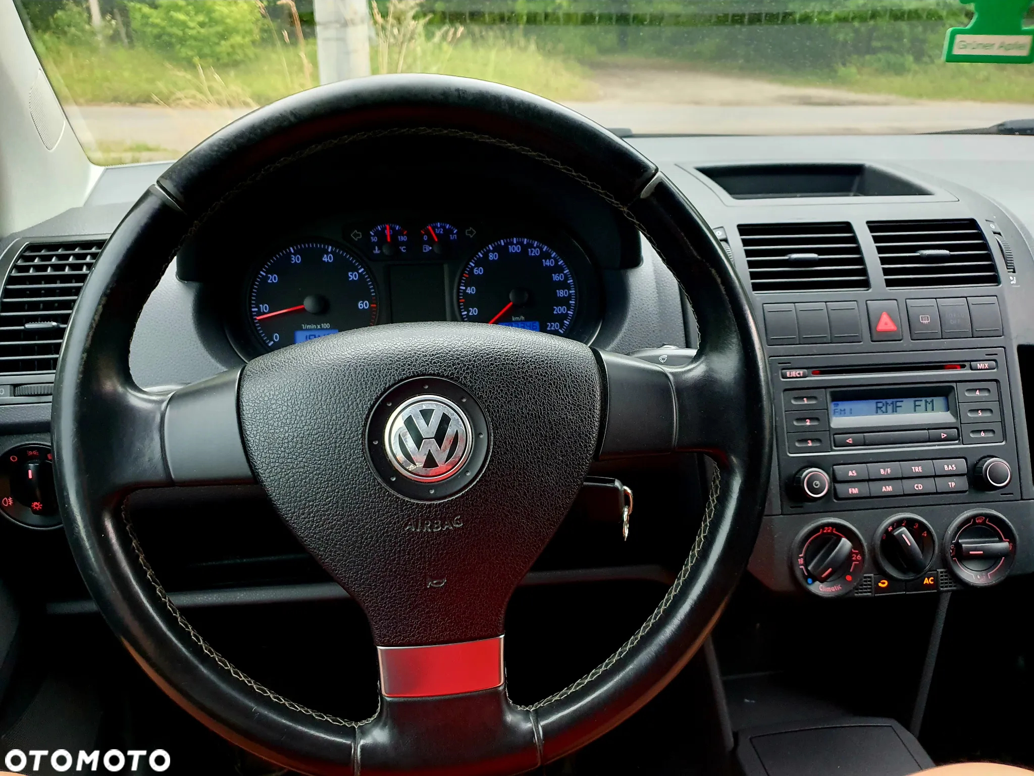 Volkswagen Polo 1.4 16V Comfortline - 15