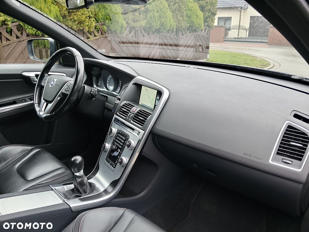 Volvo XC 60 D4 AWD Ocean Race - 18