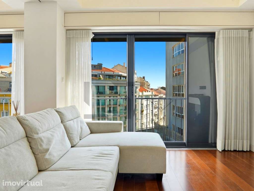 Luminoso T1+1 com Cozinha Totalmente Equipada, Garagem Incluída e E... - Grande imagem: 5/34