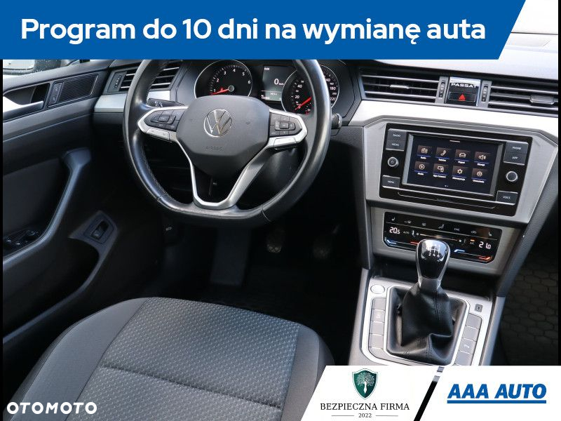 Volkswagen Passat - 8