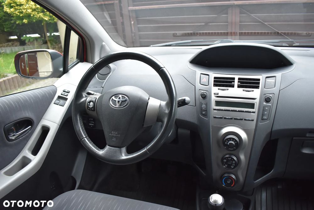 Toyota Yaris 1.33 VVT-i Executive - 15