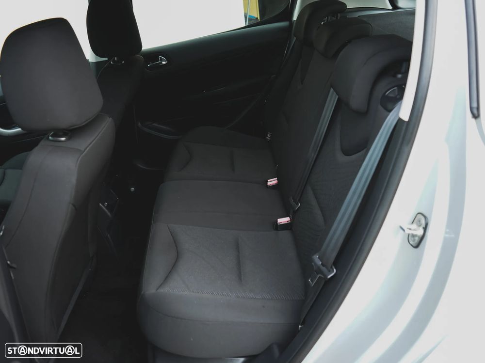 Peugeot 308 1.6 HDi Premium - 24