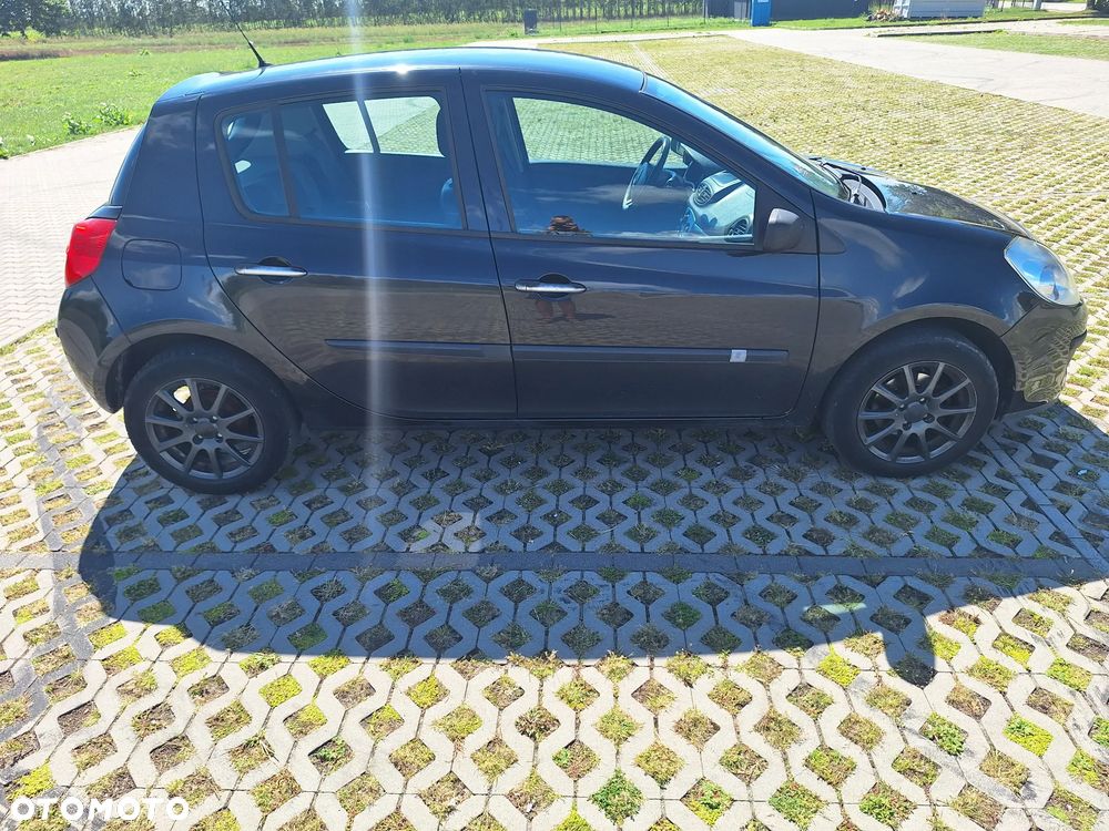 Renault Clio - 8