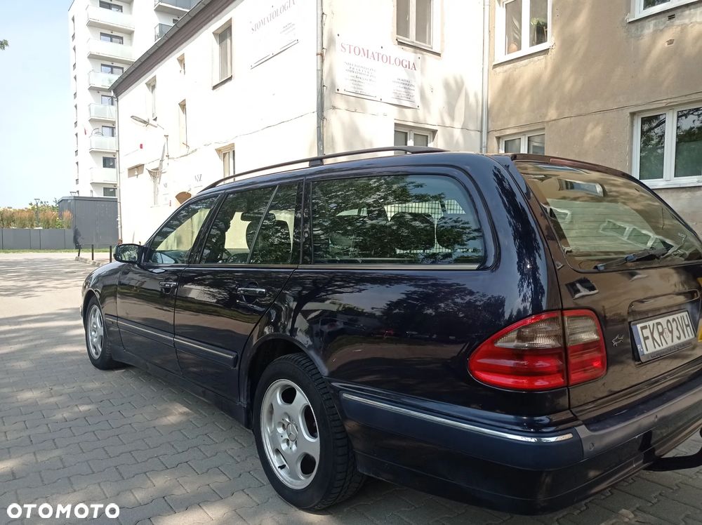 Mercedes-Benz Klasa E 320 T CDI Elegance - 3