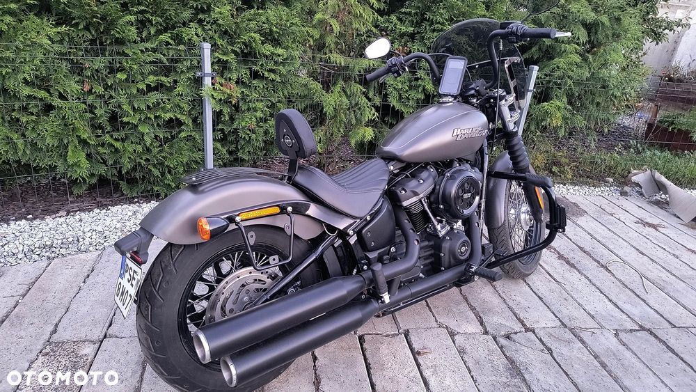 Harley-Davidson Softail Street Bob - 3