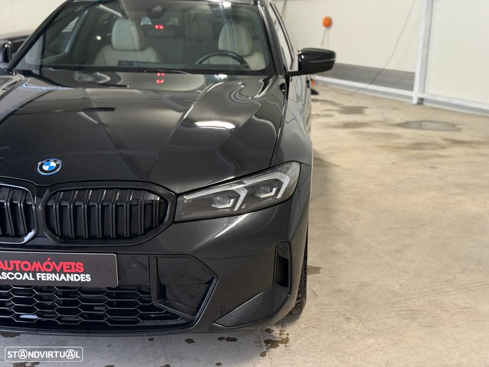 BMW 330 e Aut. M Sport - 22