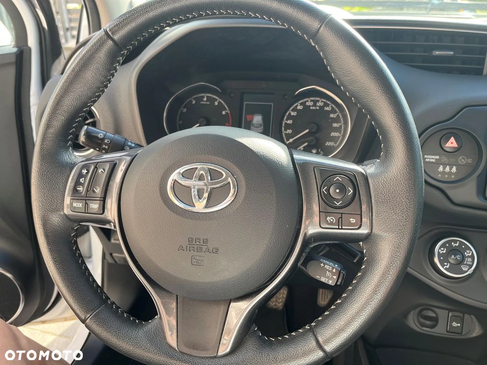 Toyota Yaris - 10