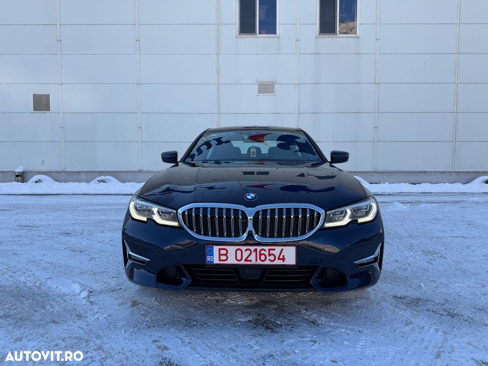 BMW Seria 3 330e Aut. Luxury Line - 16