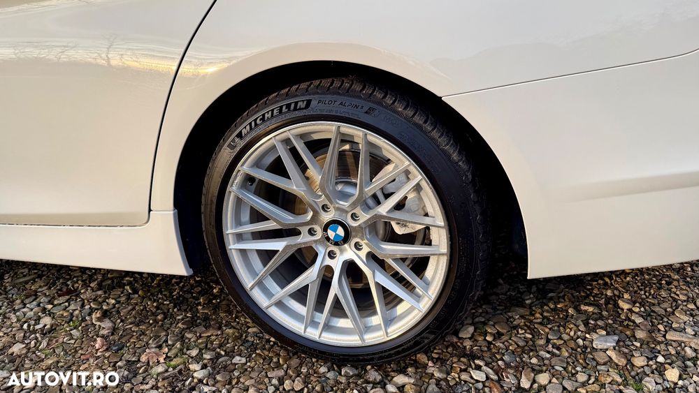 BMW Seria 5 530d xDrive Touring Sport-Aut. - 19